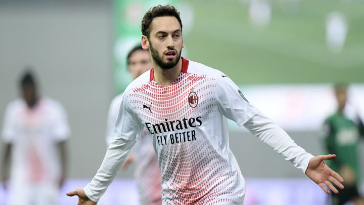 Theo y Achraf mantienen a Milan e Inter en la cima