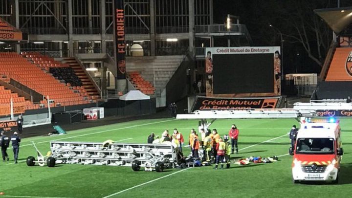 Las asistencias evacuaron al jardinero.