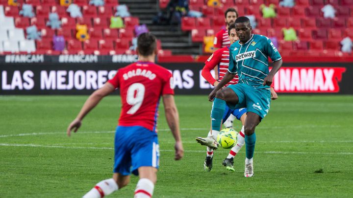 El Betis tendrá que ser recompuesto por Manuel Pellegrini ante el Cádiz. Carvalho está roto, Guardado enfermo y vieron la quinta Emerson y Guido Rodríguez.