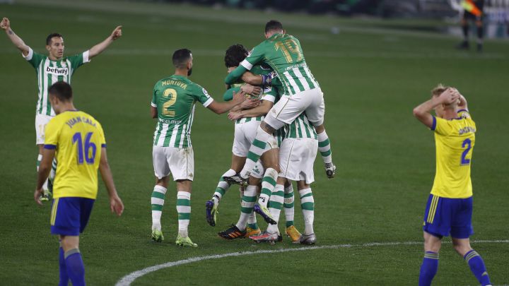 Aprobados y suspensos del
Betis: Lainez encontró espacio