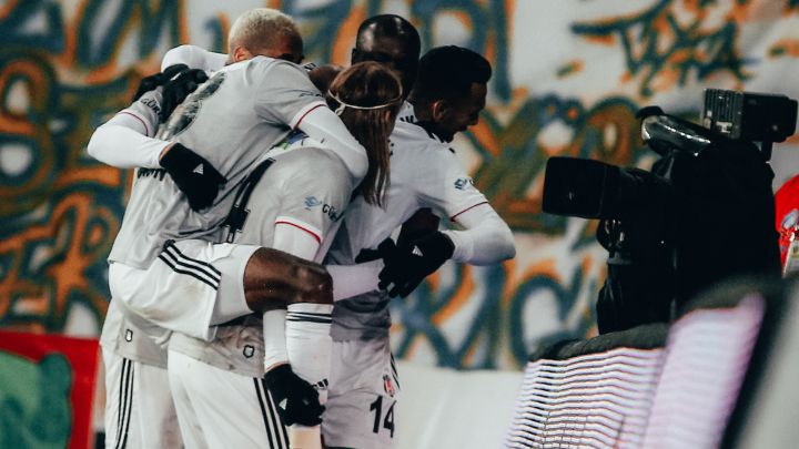 Vida acerca al Besiktas al liderato