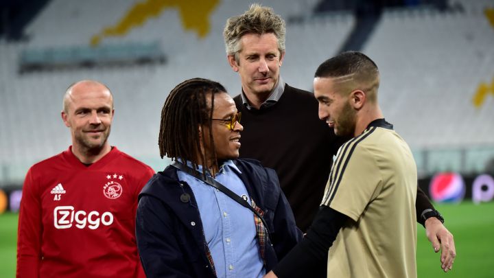 Soccer Football - Champions League - Ajax Amsterdam Training - Allianz Stadium, Turin, Italy - April 15, 2019 Ajax's Hakim Ziyech with Edgar Davids and Edwin van der Sar during training REUTERS/Massimo Pinca
