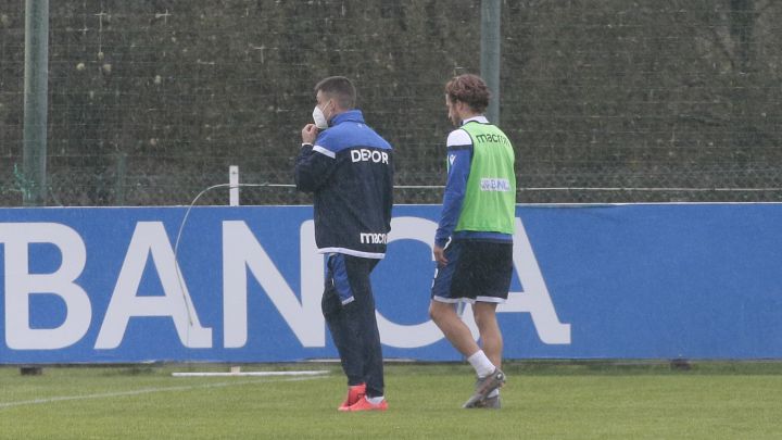 Keko Gontán retirándose del entrenamiento del Deportivo