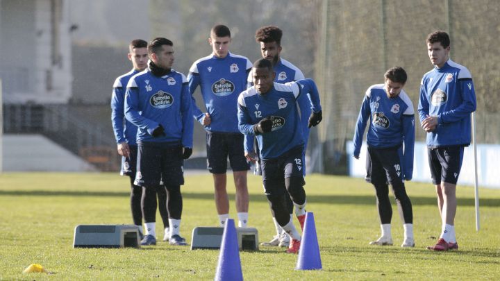 Beuavue, junto a sus compañeros en el entrenamiento en Abegondo.
