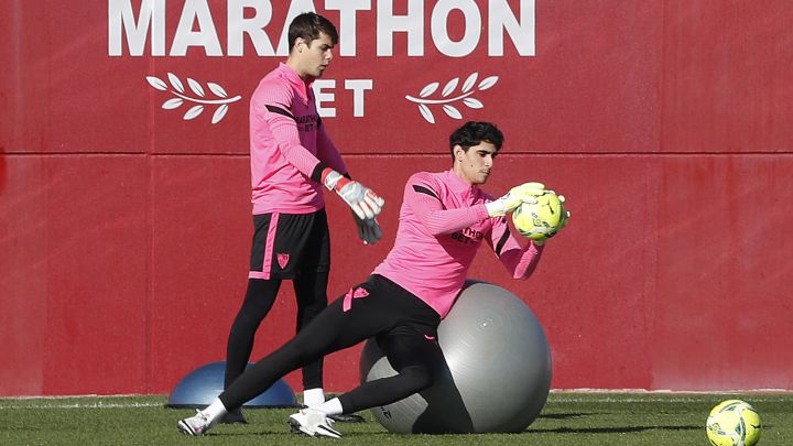 Bono entra en la historia de los derbis sevillanos