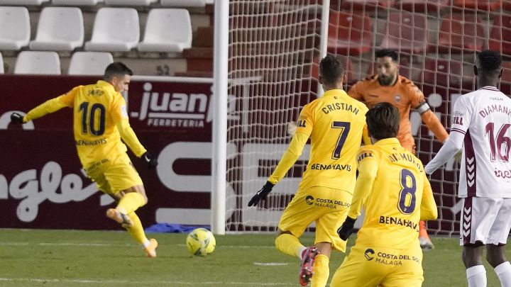 Aprobados y suspensos del Málaga: Otro día más de malestar con el famoso VAR