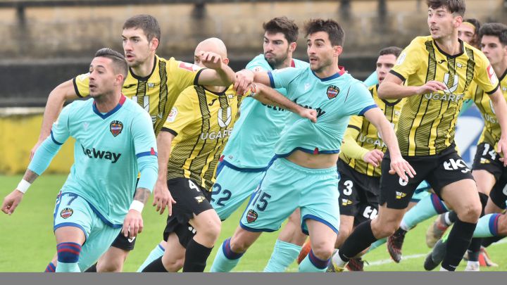 Un doblete de Sergio León tumba al Portugalete