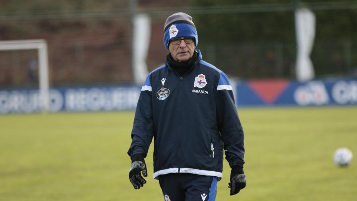 Fernando Vázquez en un entrenamiento del Deportivo