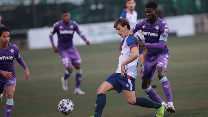El Betis de Pellegrini pierde también a Guido Rodríguez para su mediocampo y, con tanta lesión y coronavirus, Paul Akouokou parece abocado a jugar en Huesca