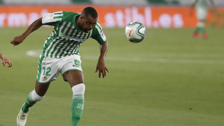 Sidnei se agarra a su enésima oportunidad un mes después
