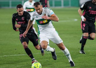 Almirón se plantea la opción de volver a jugar con tres centrales
