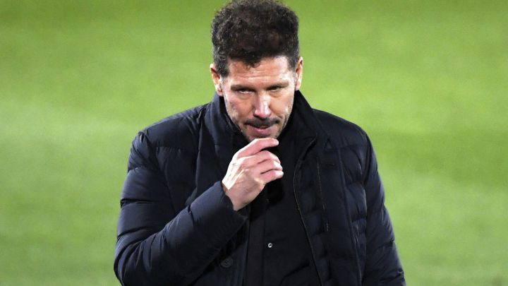 El Atlético jugará LaLiga dos meses más con desventaja en la tabla respecto a Madrid y Barça