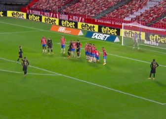 No hay barrera que pueda con él: el golazo de tiro libre de Messi
