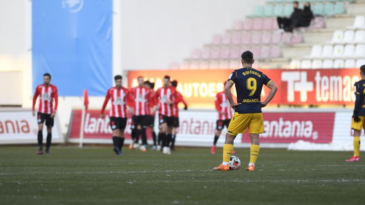 Un pésimo Deportivo cae en Zamora y entra en barrena
