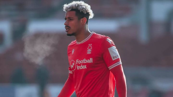 Por qué Lyle Taylor ya no se arrodilla en el 'Black Lives Matter'