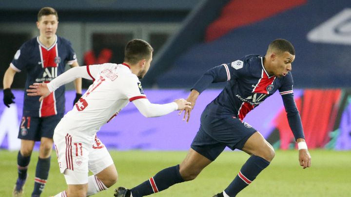 La Ligue 1 negocia una rebaja del 30 % de los salarios