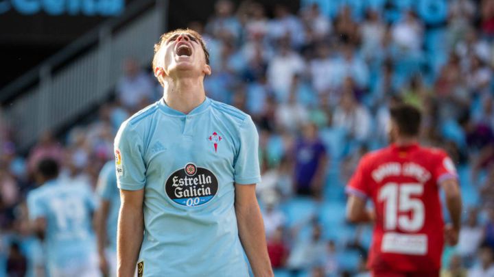 Emre Mor se lamenta durante un partido con el Celta