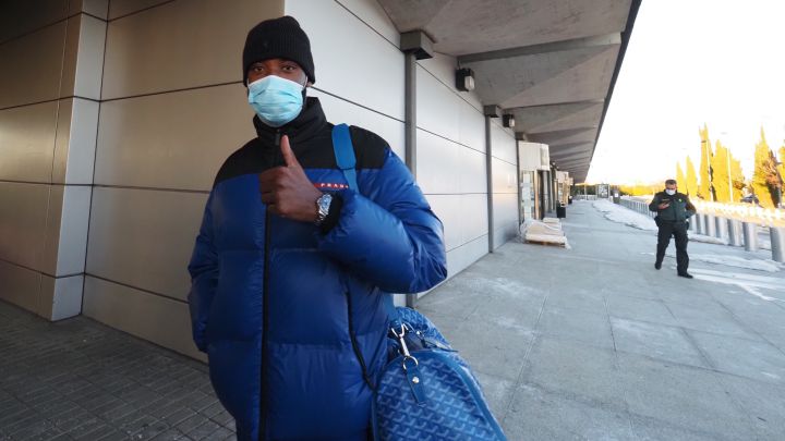 Moussa Dembelé, a su llegada al aeropuerto de Valladolid.