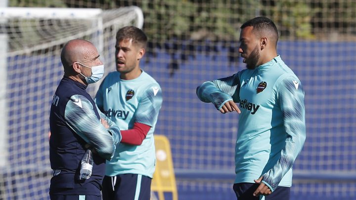 Vezo da negativo y apunta a la Copa