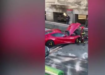 Un jugador del Genoa deja su Ferrari en un túnel de lavado y se lo encuentra así a las horas