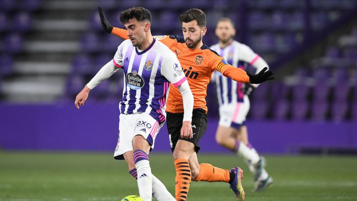 Gayà, en el duelo contra el Valladolid.