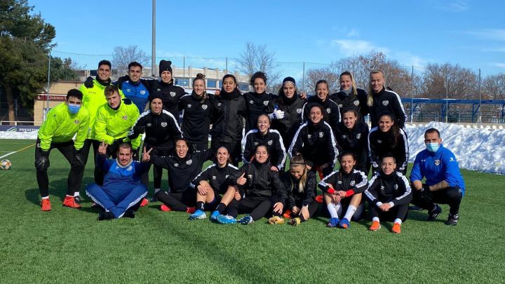 El Rayo masculino se entrena en Valdebebas; el Rayo femenino, en el campo de la Villa Rosa