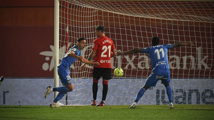 El Fuenla blinda a Pulido tras la pregunta de tres Primera