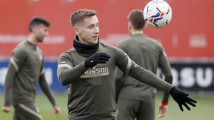 Saponjic durante un entrenamiento del Atlético.
