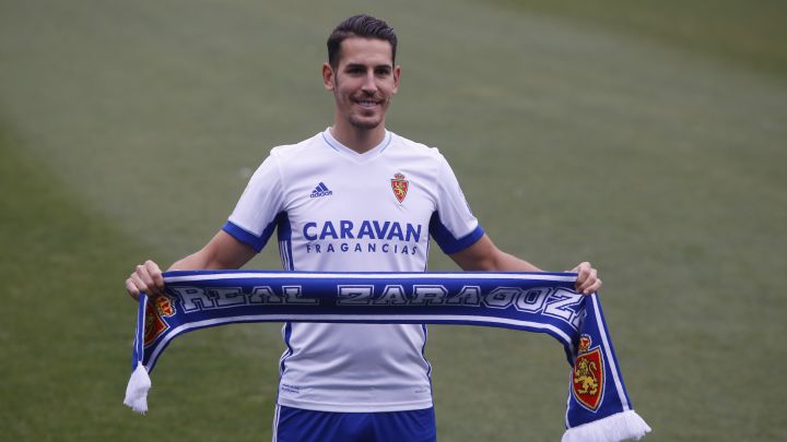 Álex Alegría, en su presentación como jugador del Real Zaragoza.