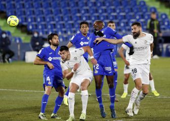 Arambarri da los tres puntos al Geta en el Coliseum