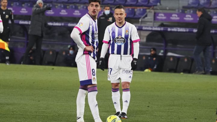 ROQUE MESA Y KIKE, jugadores del Real Valladolid.