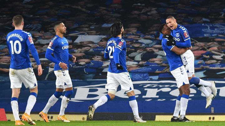 El Everton no perdona