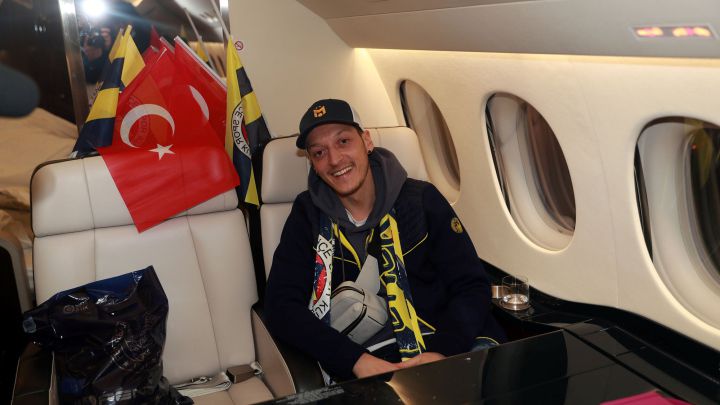 El Fenerbahçe pide ayuda a los aficionados para pagar el sueldo de Özil