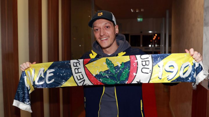 Oficial: Özil, al Fenerbahçe