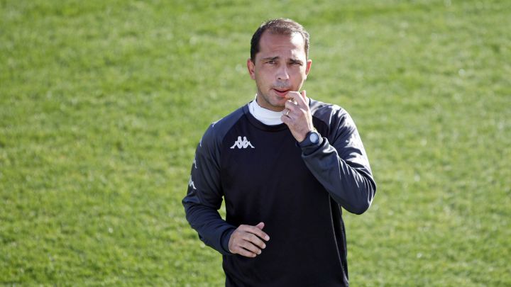 Esteve toma la alternativa ante un Mestalla con urgencias