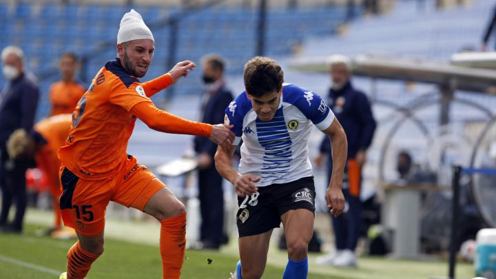 Gozálbez le amarga el debut a Esteve en el Hércules
