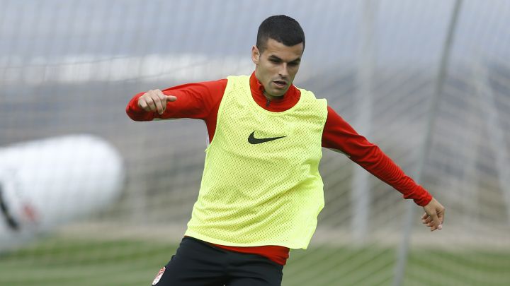 Carmelo sorprende y firma otro lateral izquierdo: Álex Martínez