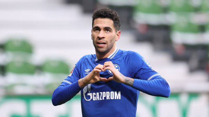 Omar Mascarell celebra su primer gol con el Schalke.