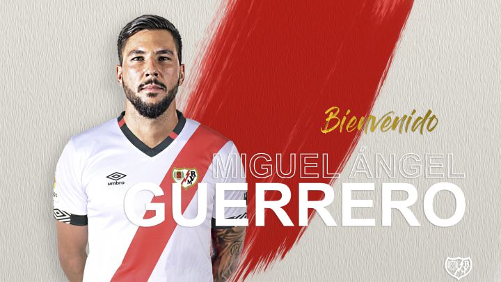 Cartelón con el fichaje de Guerrero por el Rayo.