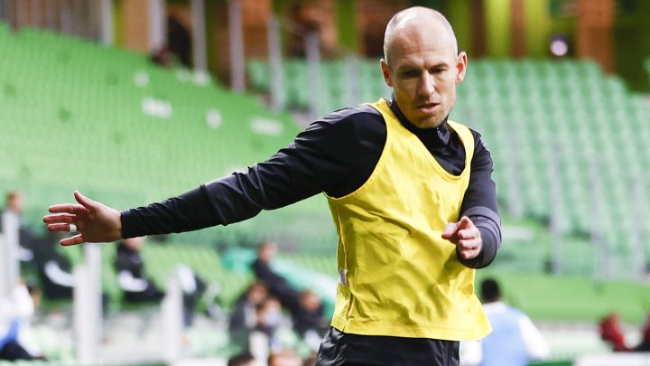 Robben sopesa colgar las botas