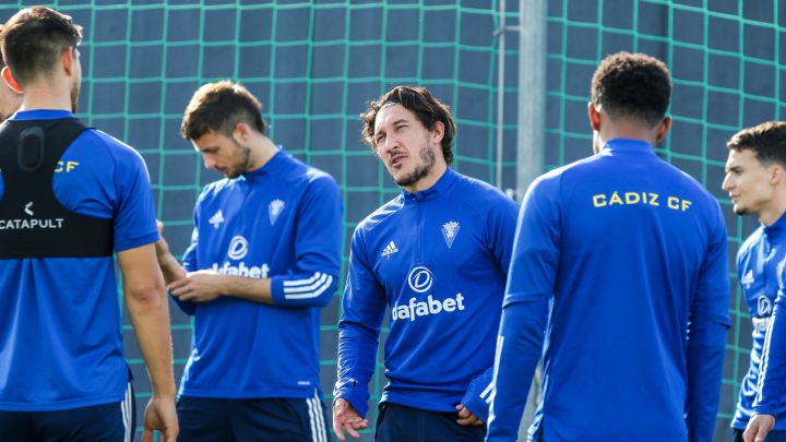 Pacha regresa a la convocatoria y Sobrino debutará frente a la Real