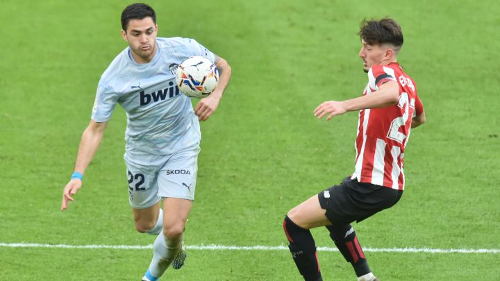 Maxi Gómez se aleja del gol
