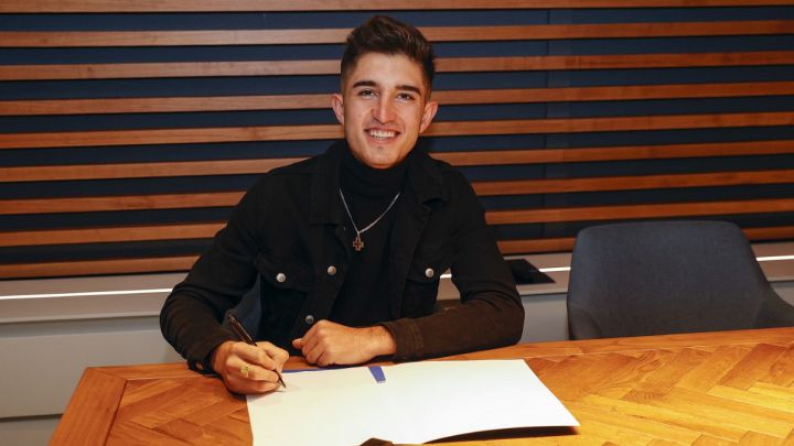 El Málaga renueva hasta 2022 a otra de sus joyas de la cantera: Julio Martínez