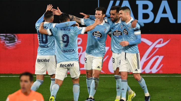 Nolito, Iago Aspas, Santi Mina, Brais Méndez y Aarón Martín celebran el segundo tanto del Celta contra el Elche.