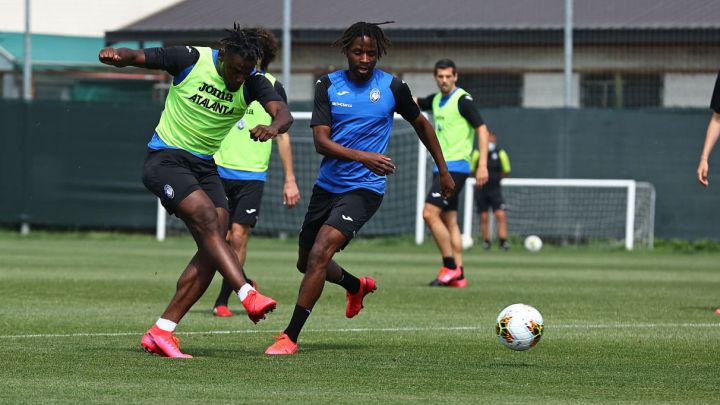 Un momento del entrenamiento de ayer de la Atalanta.