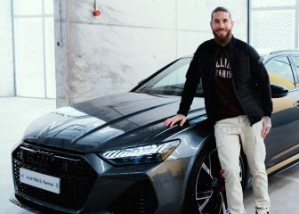 La plantilla del Real Madrid recibe sus nuevos coches