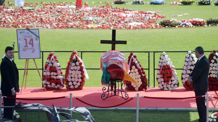 Condenada por homicidio la médica que trató en el estadio al camerunés Ekeng