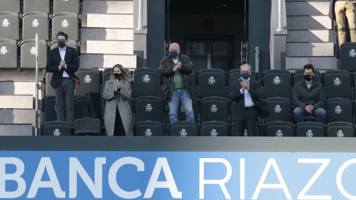 Antonio Couceiro se estrenó en el palco ante el Guijuelo.