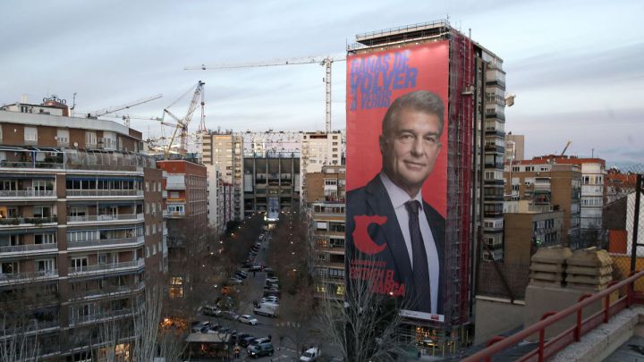 Laporta convierte la lona en acción solidaria