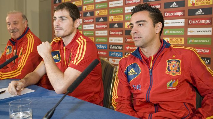 Vicente del Bosque, Iker Casillas y Xavi Hernández.